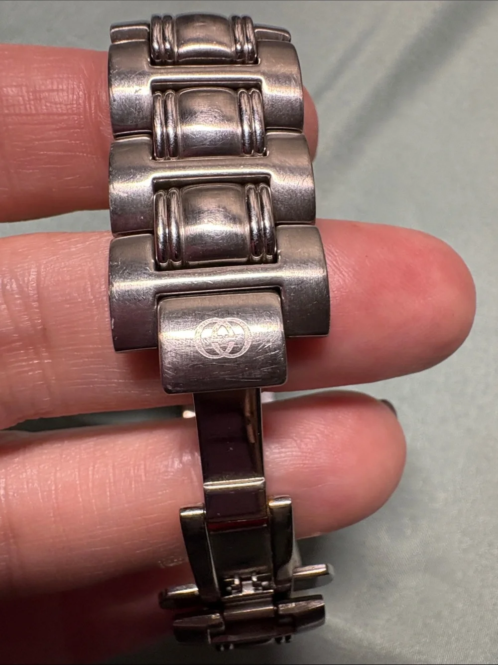 Gucci 9040M Swiss Made Stainless Steel Black Dial Watch